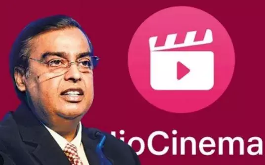 DISNEY HOTSTAR: అంబానీ దెబ్బకు అల్లాడుతున్న డిస్నీ DISNEY HOTSTAR: అంబానీ దెబ్బకు అల్లాడుతున్న డిస్నీ