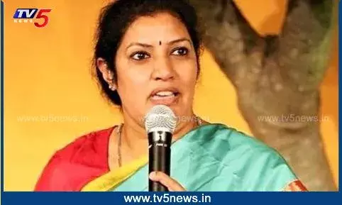AP BJP: అధ్యక్షురాలిగా బాధ్యతలు చేపట్టిన పురందేశ్వరి AP BJP: అధ్యక్షురాలిగా బాధ్యతలు చేపట్టిన పురందేశ్వరి