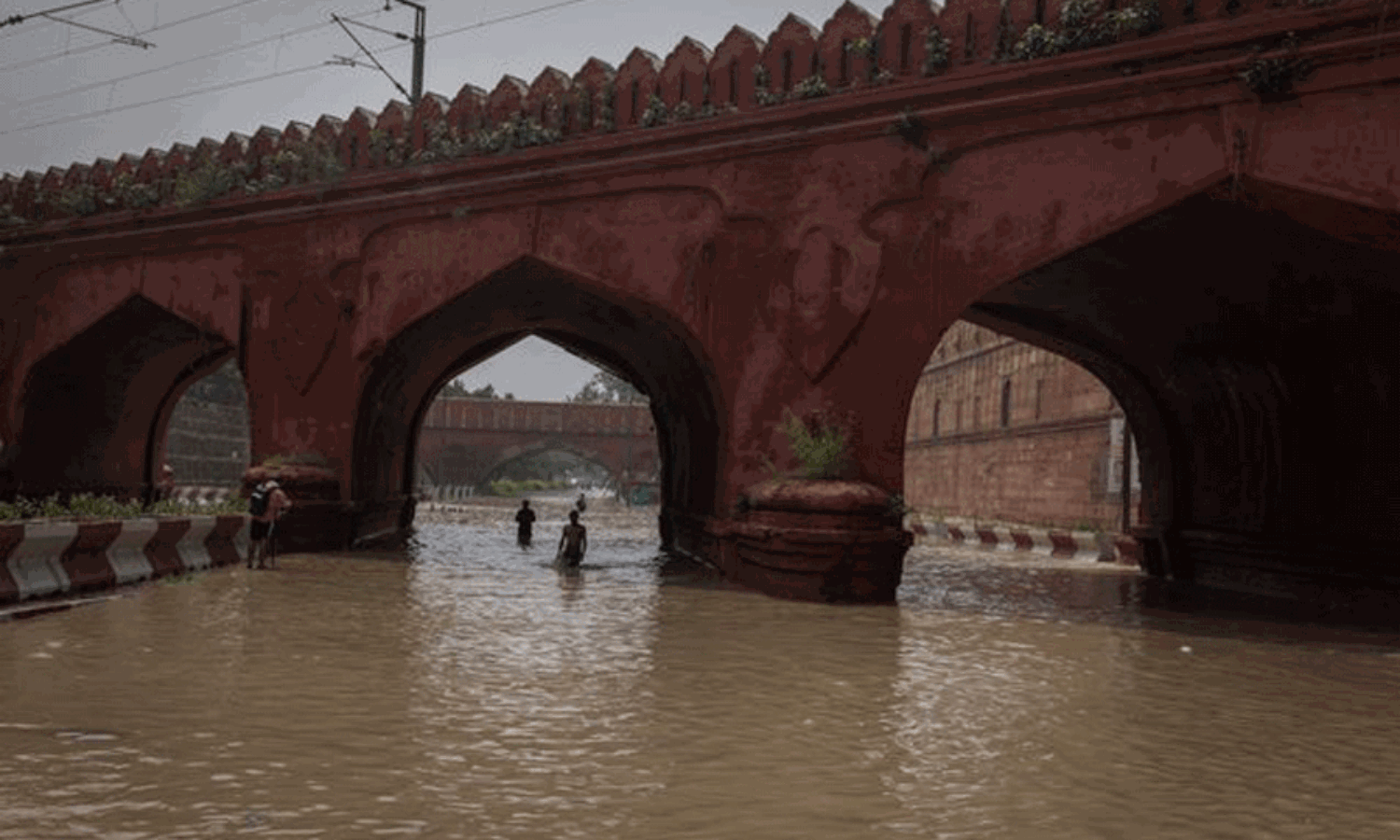 Delhi Floods: ఉప్పొంగుతున్న యమున
