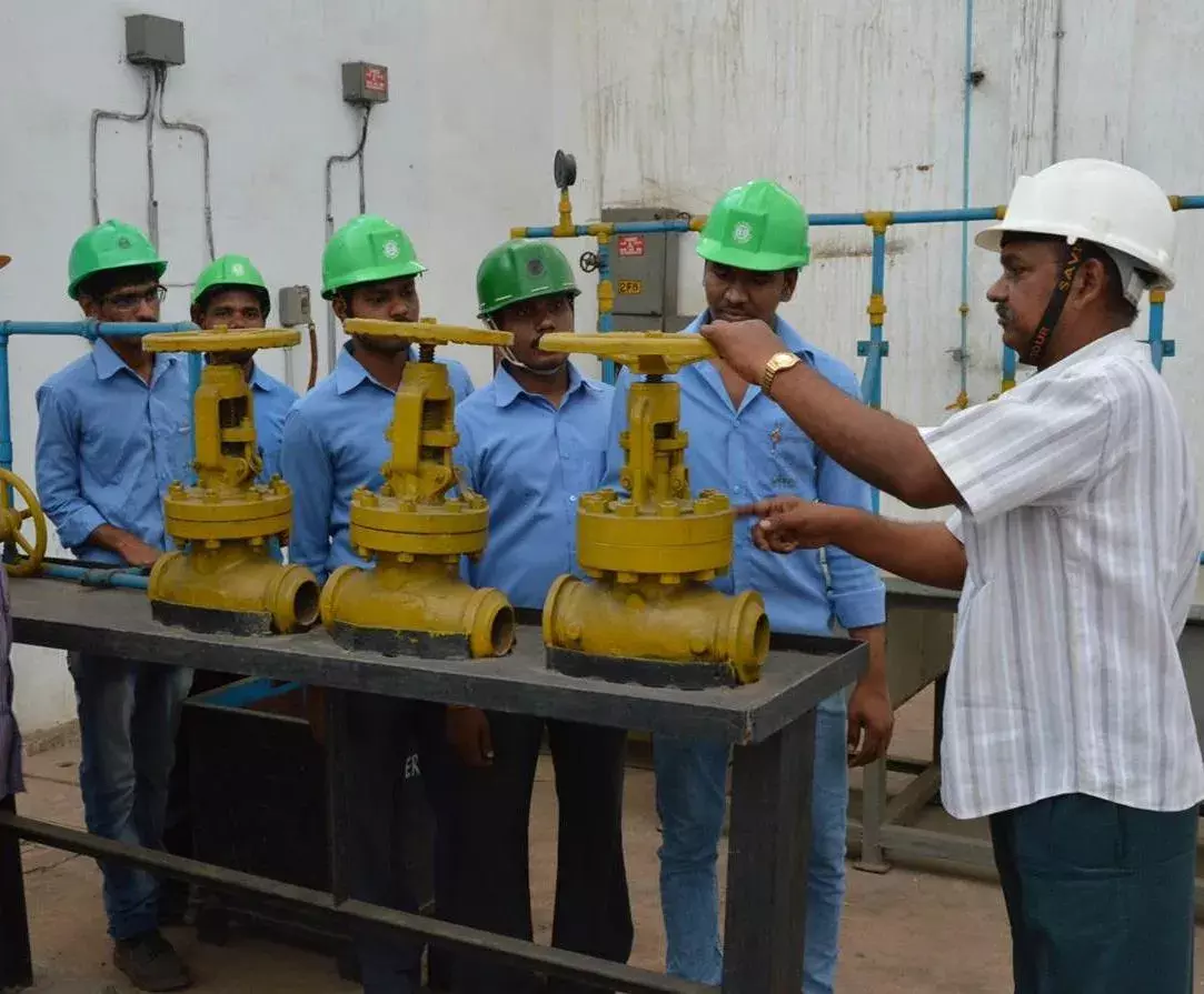 Vizag Steel:స్టీల్ప్లాంట్లో ఇంజినీరింగ్,డిప్లొమా అప్రెంటిస్ పోస్టులు Vizag Steel:స్టీల్ప్లాంట్లో ఇంజినీరింగ్,డిప్లొమా అప్రెంటిస్ పోస్టులు