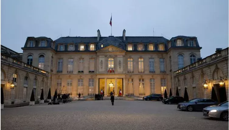 FRANCE: ఫ్రాన్స్‌ అధ్యక్షుడి ఇంటికి తెగిన వేలు