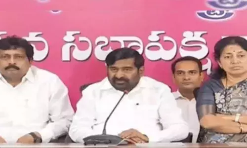 Telangana: ఉచిత విద్యుత్ పై రాజకీయ మంటలు Telangana: ఉచిత విద్యుత్ పై రాజకీయ మంటలు