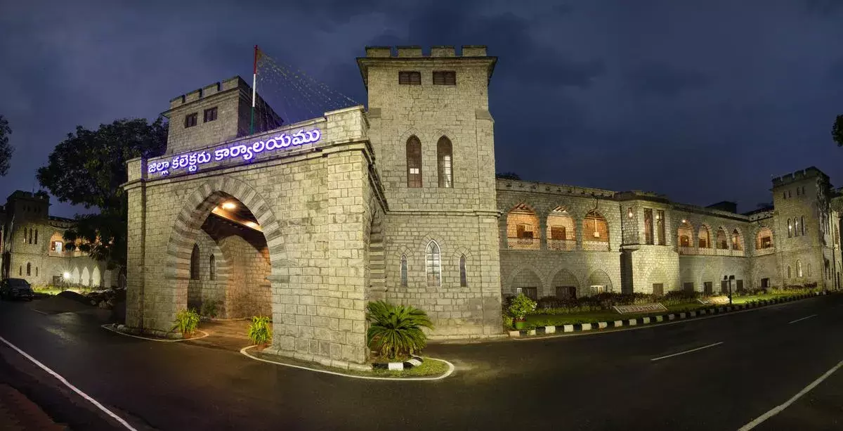 Guntur: 15 రోజులుగా కలెక్టరేట్‌ ముందు రిలే దీక్షలు