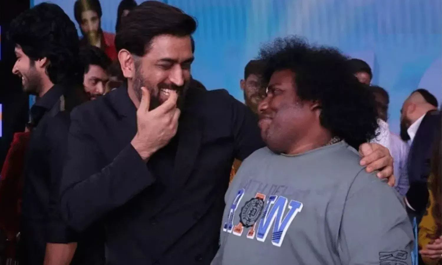 LGM ఆడియో లాంచ్.. యోగిబాబుతో ధోని సరదాగా.. LGM ఆడియో లాంచ్.. యోగిబాబుతో ధోని సరదాగా..