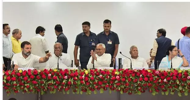 Opposition Meeting: నేటి నుంచే విపక్షాల భేటీ- హాజరుకానున్న ఆప్ Opposition Meeting: నేటి నుంచే విపక్షాల భేటీ- హాజరుకానున్న ఆప్