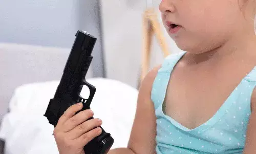 ఏడాది వయసున్న చెల్లిని కాల్చి చంపిన మూడేళ్ల అన్న.. ఏడాది వయసున్న చెల్లిని కాల్చి చంపిన మూడేళ్ల అన్న..