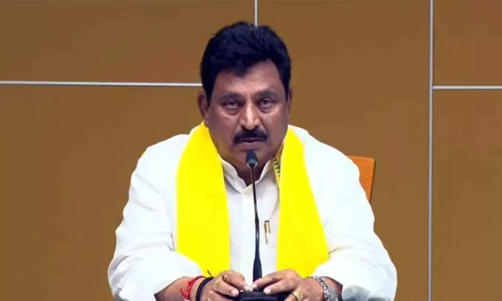 ఏపీలో నకిలీ ఓట్ల సృష్టికి భారీ కుట్ర-చినరాజప్ప ఏపీలో నకిలీ ఓట్ల సృష్టికి భారీ కుట్ర-చినరాజప్ప