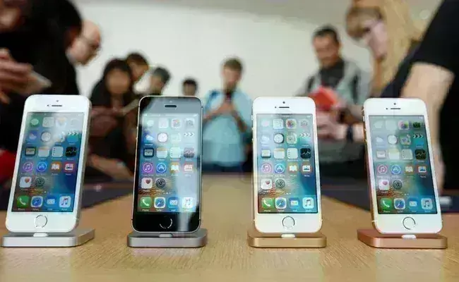 Russia : ఐ ఫోన్‌ అంటే భయపడిపోతున్న రష్యా