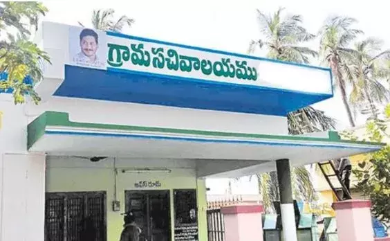 మెళియాపుట్టి గ్రామ సచివాలయ ముట్టడి మెళియాపుట్టి గ్రామ సచివాలయ ముట్టడి