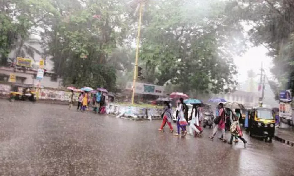 ఖమ్మం జిల్లా సత్తుపల్లి భారీ వర్షాలు, స్థంభించిన జనజీవనం ఖమ్మం జిల్లా సత్తుపల్లి భారీ వర్షాలు, స్థంభించిన జనజీవనం