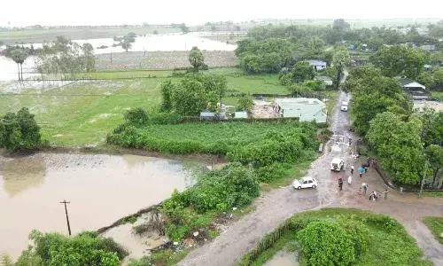 ములుగు జిల్లా వెంకటాపురం మండలంలో భీకర వర్షం ములుగు జిల్లా వెంకటాపురం మండలంలో భీకర వర్షం