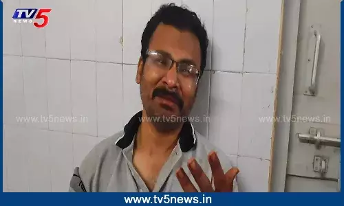 Kurnool: ఇష్టంలేకుండా ముద్దుపెట్టాడని నాలుక కొరికేసింది Kurnool: ఇష్టంలేకుండా ముద్దుపెట్టాడని నాలుక కొరికేసింది