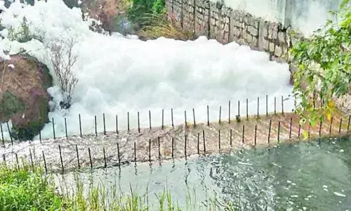 Kukatpally: ఐడీఎల్ ట్యాంక్ చెరువులో నురగ Kukatpally: ఐడీఎల్ ట్యాంక్ చెరువులో నురగ