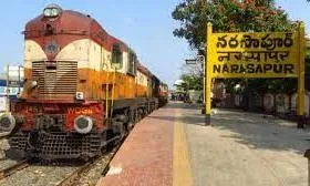 West Godavari: నరసాపురంలో పోలీస్ వర్సెస్ రెవెన్యూ West Godavari: నరసాపురంలో పోలీస్ వర్సెస్ రెవెన్యూ