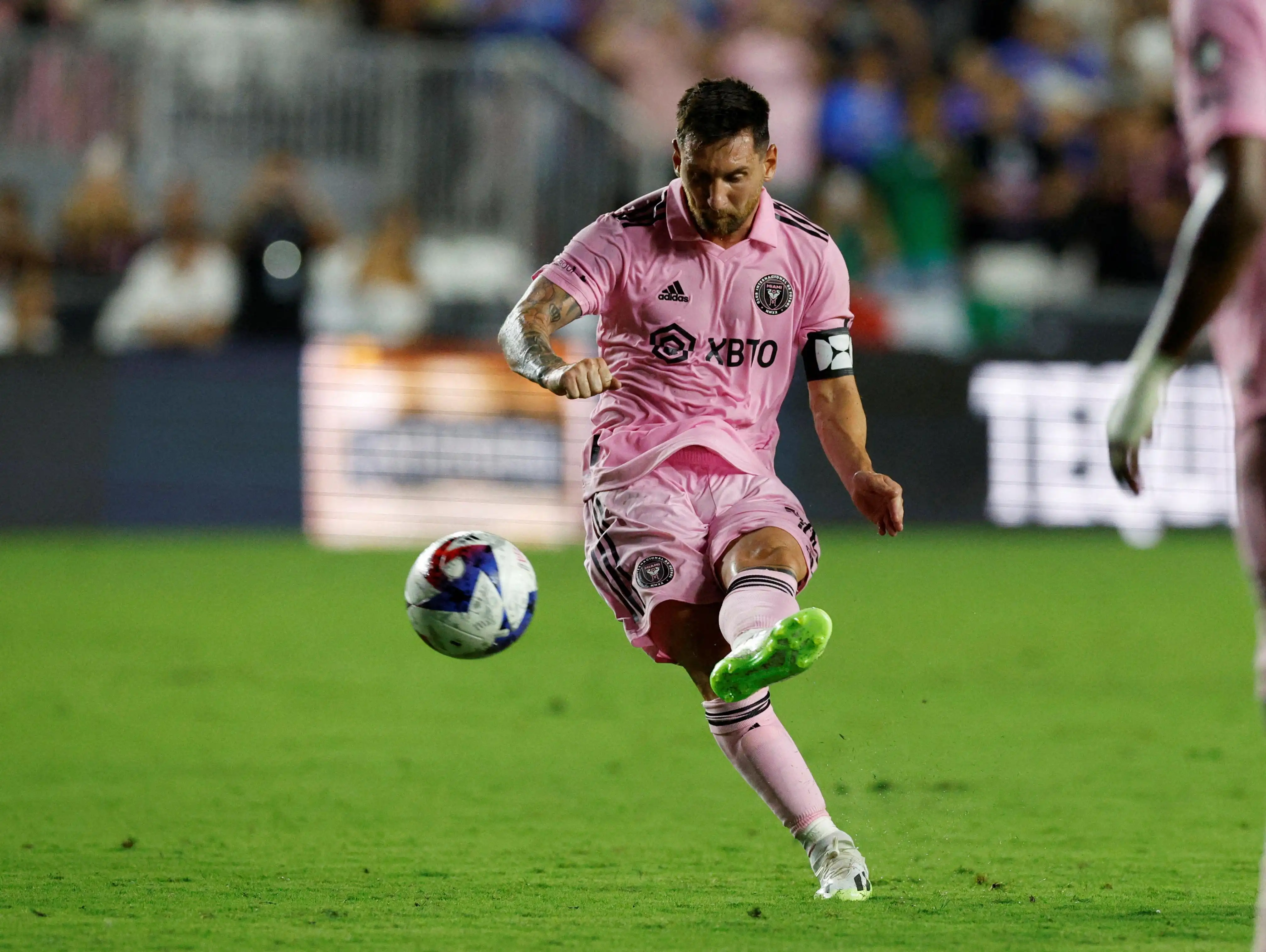 Leo Messi-InterMiami: చివరి నిమిషంలో మెస్సీ మ్యాజికల్ ఫ్రీకిక్ గోల్ Leo Messi-InterMiami: చివరి నిమిషంలో మెస్సీ మ్యాజికల్ ఫ్రీకిక్ గోల్