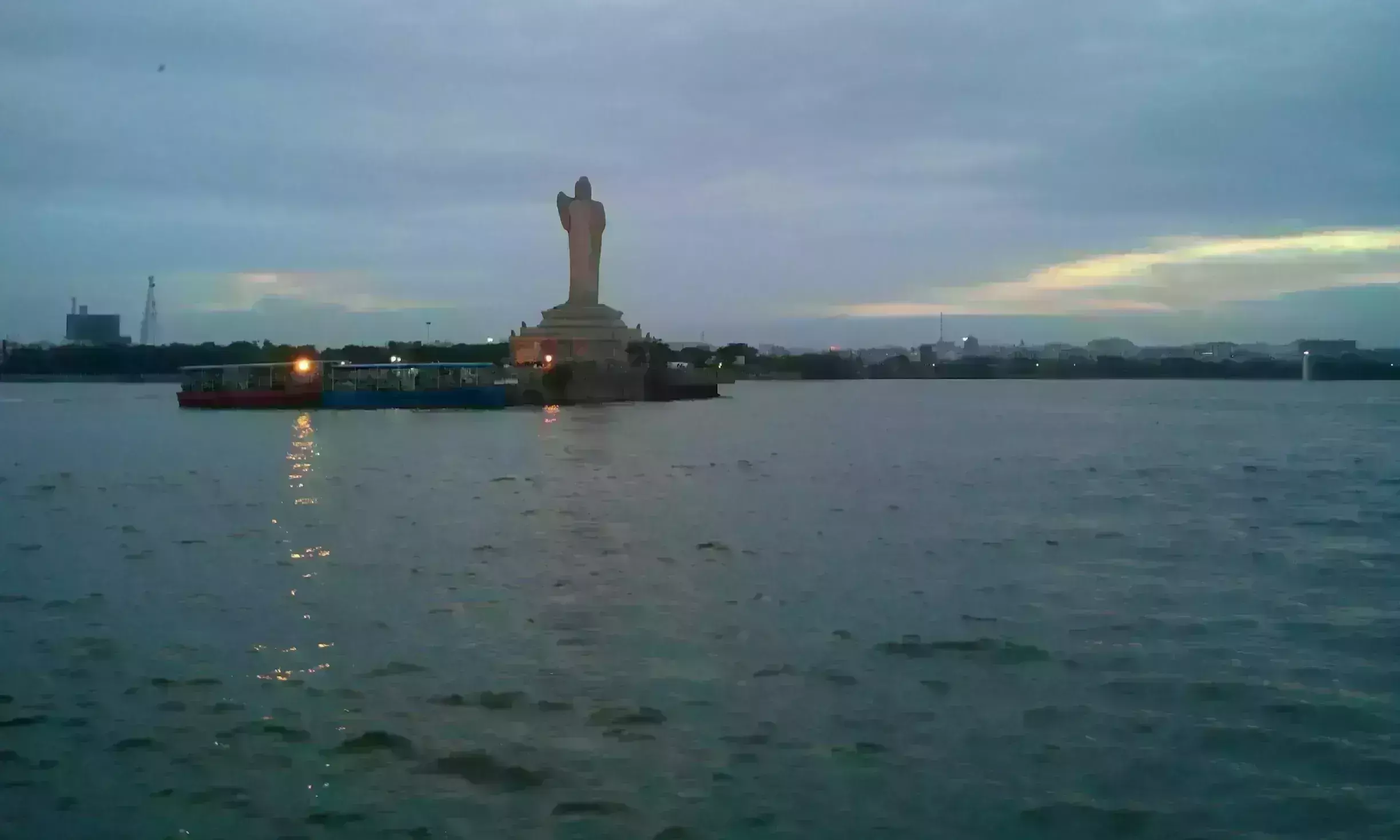 Hussain Sagar: డేంజర్ బెల్స్ మోగిస్తున్న హుస్సేన్‌సాగర్