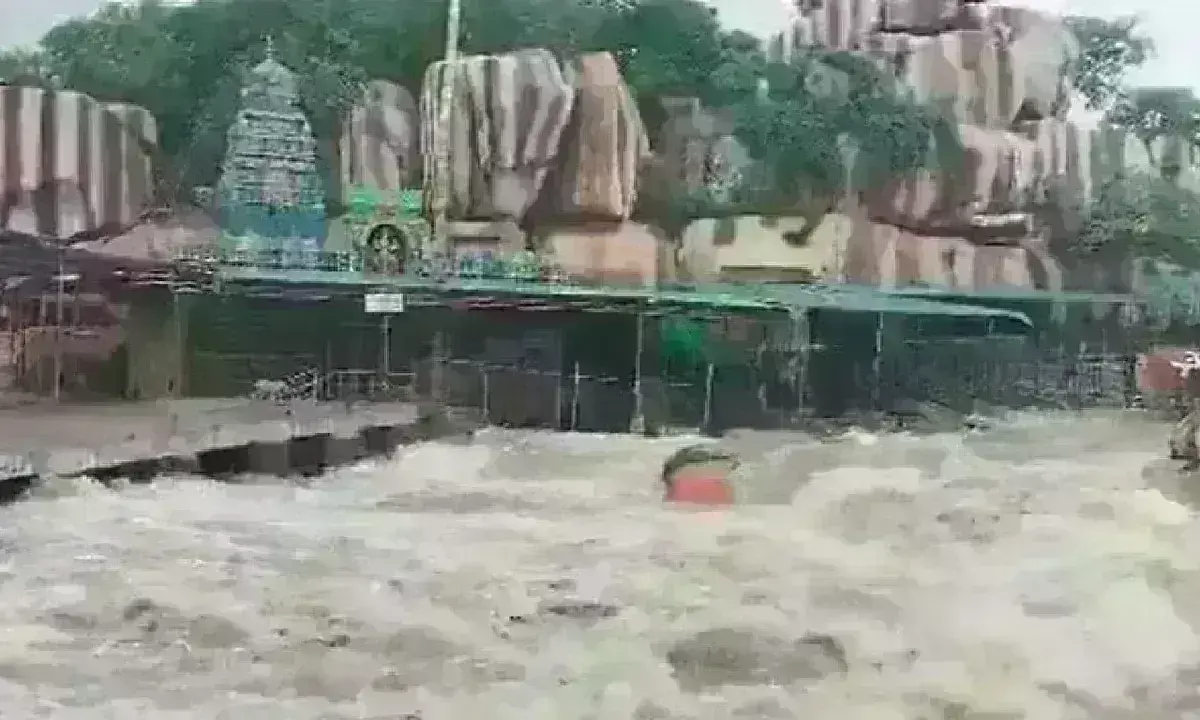 Medak: ఏడుపాయల అమ్మవారి దర్శనం నిలిపివేత