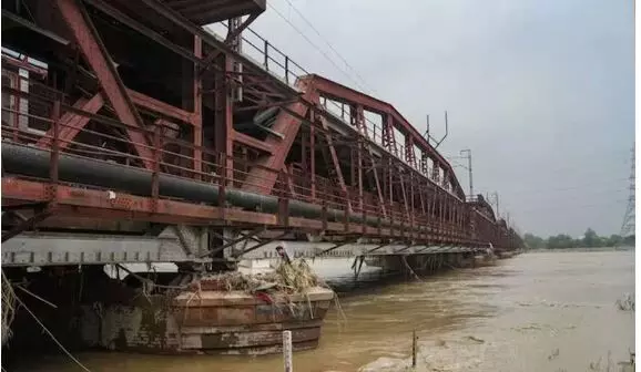 RAINS ALERT: మళ్లీ యమున మహోగ్రరూపం.. వణికిపోతున్న ఢిల్లీ RAINS ALERT: మళ్లీ యమున మహోగ్రరూపం.. వణికిపోతున్న ఢిల్లీ