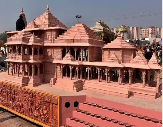 Ram Temple: రాములోరి వేడుకకు సిద్ధమవుతున్న అయోధ్య Ram Temple: రాములోరి వేడుకకు సిద్ధమవుతున్న అయోధ్య