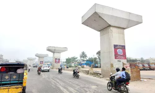 ఐదేళ్లైనా పూర్తి కాని ఉప్పల్- నారపల్లి ఫ్లై ఓవర్ ఐదేళ్లైనా పూర్తి కాని ఉప్పల్- నారపల్లి ఫ్లై ఓవర్