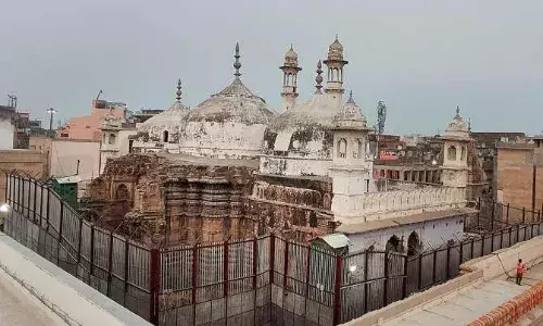 వారణాసి జ్ఞానవాపి మసీదులో సర్వేపై సుప్రీంకోర్టు స్టే వారణాసి జ్ఞానవాపి మసీదులో సర్వేపై సుప్రీంకోర్టు స్టే