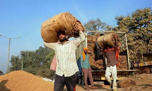 జ్యూట్ మిల్ కార్మికుల ఆందోళన జ్యూట్ మిల్ కార్మికుల ఆందోళన