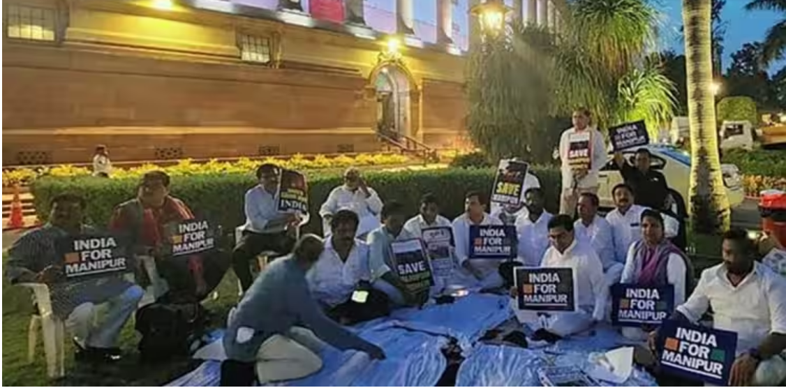 Parliament session: రాత్రంతా ఎంపీల ఆందోళన