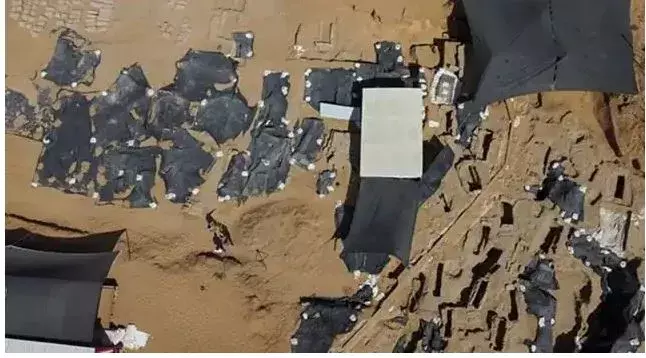 Gaza: గాజాలో వేల ఏళ్ల నాటి సమాధులు