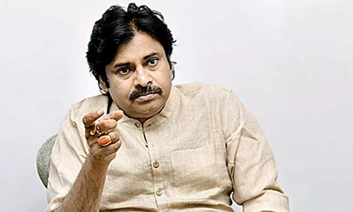 పవన్ కల్యాణ్ పై పరువునష్టం కేసులో ఫిర్యాదుదారులకు చుక్కెదురు పవన్ కల్యాణ్ పై పరువునష్టం కేసులో ఫిర్యాదుదారులకు చుక్కెదురు