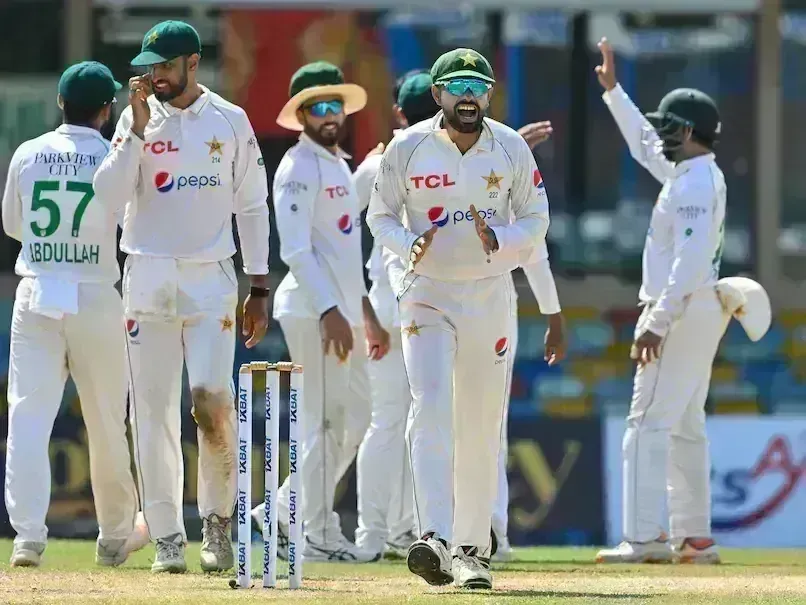 Srilanka vs Pakistan: 2వ టెస్టులో శ్రీలంక ఘోర పరాజయం, సిరీస్ పాక్ కైవసం Srilanka vs Pakistan: 2వ టెస్టులో శ్రీలంక ఘోర పరాజయం, సిరీస్ పాక్ కైవసం