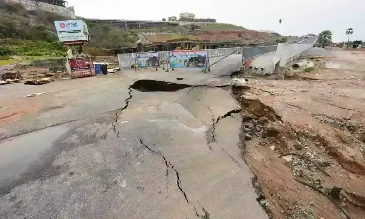 యాదాద్రి భువనగిరి జిల్లాలో వరద బీభత్సం యాదాద్రి భువనగిరి జిల్లాలో వరద బీభత్సం