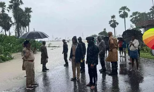 భూపాలపల్లి జిల్లాలో పొంగిన వాగులు, వంకలు భూపాలపల్లి జిల్లాలో పొంగిన వాగులు, వంకలు