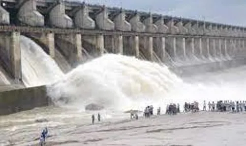 Nizamabad: శ్రీరాంసాగర్కు పోటెత్తిన వరద నీరు Nizamabad: శ్రీరాంసాగర్కు పోటెత్తిన వరద నీరు