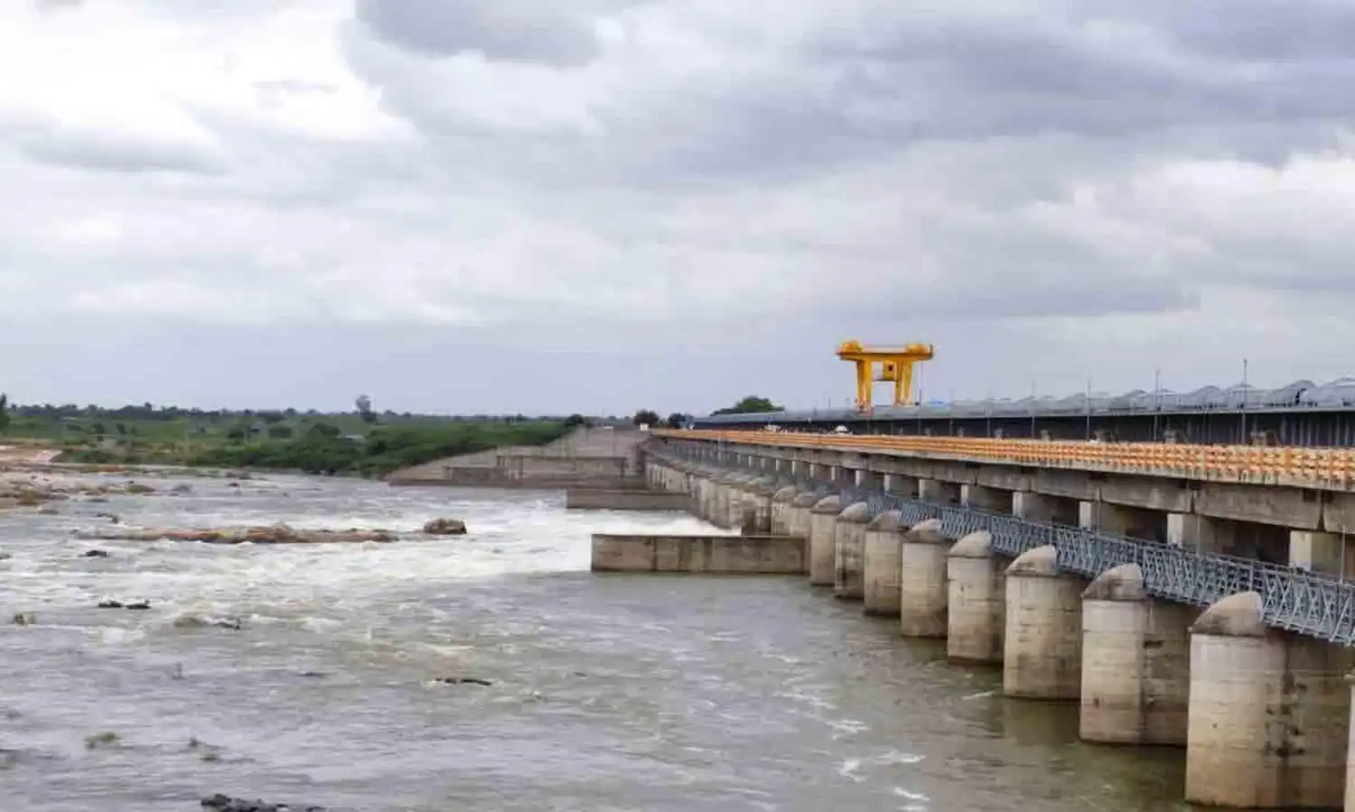 నిండు కుండలా సుంకేసుల బ్యారేజ్ నిండు కుండలా సుంకేసుల బ్యారేజ్