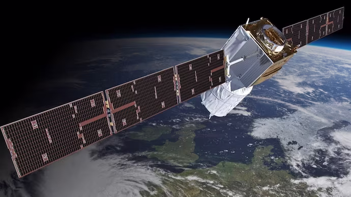 Aeolus Satellite: డెడ్ శాటిలైట్ ను భూమిపైకి తెచ్చి కూల్చివేత Aeolus Satellite: డెడ్ శాటిలైట్ ను భూమిపైకి తెచ్చి కూల్చివేత