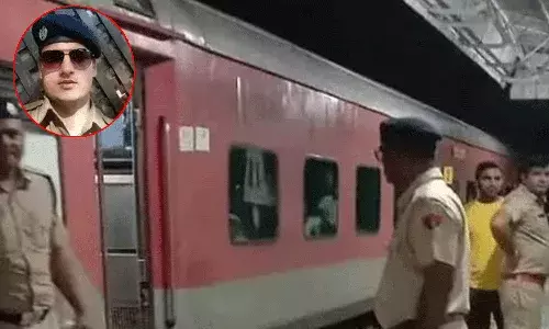 జైపూర్-ముంబై రైలుపై ఆర్పీఎఫ్ జవాన్ కాల్పులు.. నలుగురు మృతి జైపూర్-ముంబై రైలుపై ఆర్పీఎఫ్ జవాన్ కాల్పులు.. నలుగురు మృతి