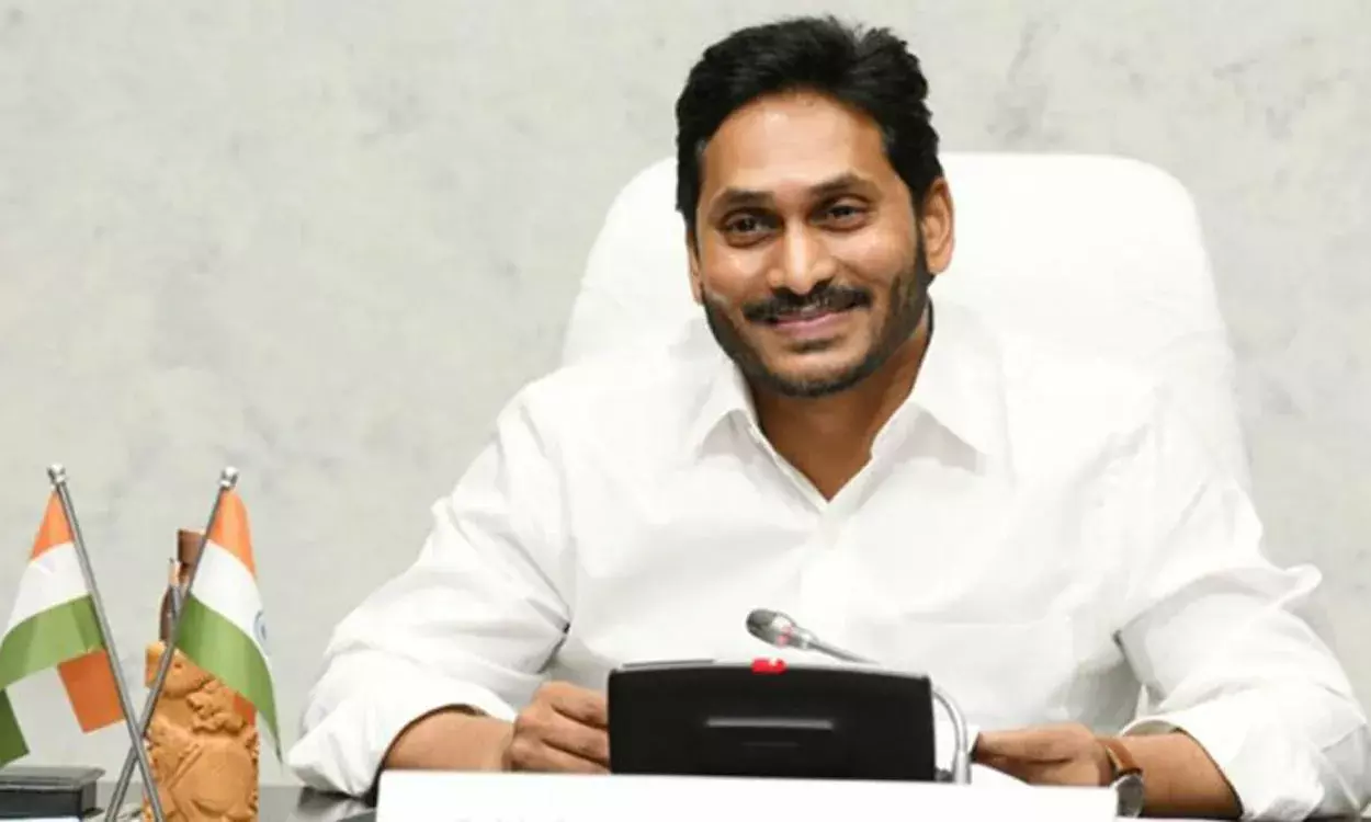Vishaka: సీఎం జగన్ పర్యటన నేపథ్యంలో హౌస్ అరెస్ట్లు Vishaka: సీఎం జగన్ పర్యటన నేపథ్యంలో హౌస్ అరెస్ట్లు
