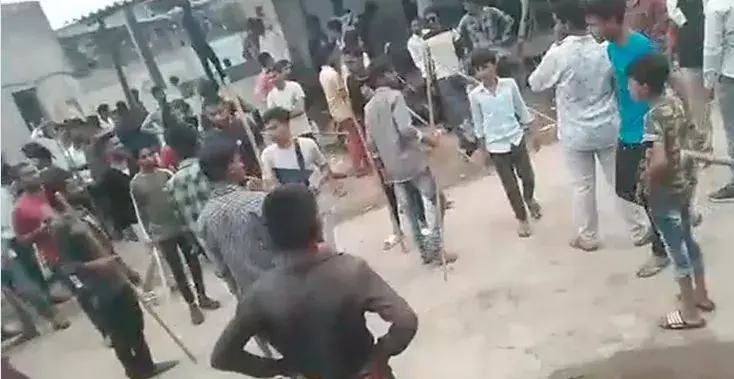 Rajasthan: బాలిక వాటర్ బాటిల్లో మూత్రం... బ్యాగ్లో ప్రేమలేఖ Rajasthan: బాలిక వాటర్ బాటిల్లో మూత్రం... బ్యాగ్లో ప్రేమలేఖ