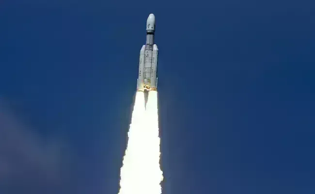 Chandrayaan-3: ఇకపై చంద్రుని కక్ష్యలో.. Chandrayaan-3: ఇకపై చంద్రుని కక్ష్యలో..