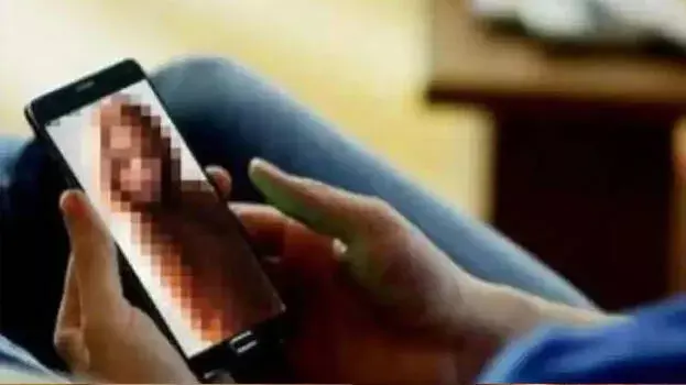 Cheating : పెళ్లి పేరుతో కోటి కొట్టేసింది Cheating : పెళ్లి పేరుతో కోటి కొట్టేసింది