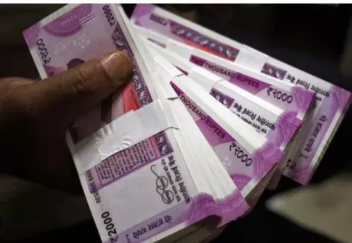 RBI: బ్యాంకుల్లోకి రూ.3.14 లక్షల కోట్ల రూ. రెండు వేల నోట్లు RBI: బ్యాంకుల్లోకి రూ.3.14 లక్షల కోట్ల రూ. రెండు వేల నోట్లు