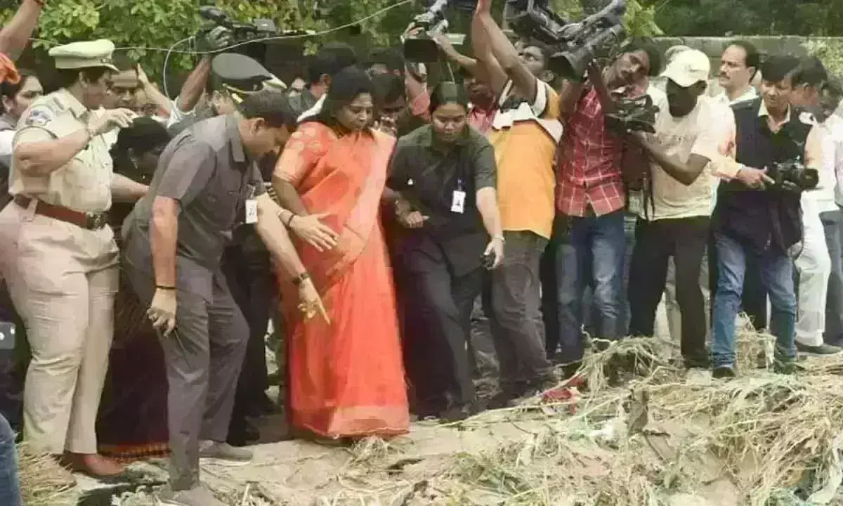 వరంగల్ జిల్లాలో గవర్నర్ పర్యటన వరంగల్ జిల్లాలో గవర్నర్ పర్యటన