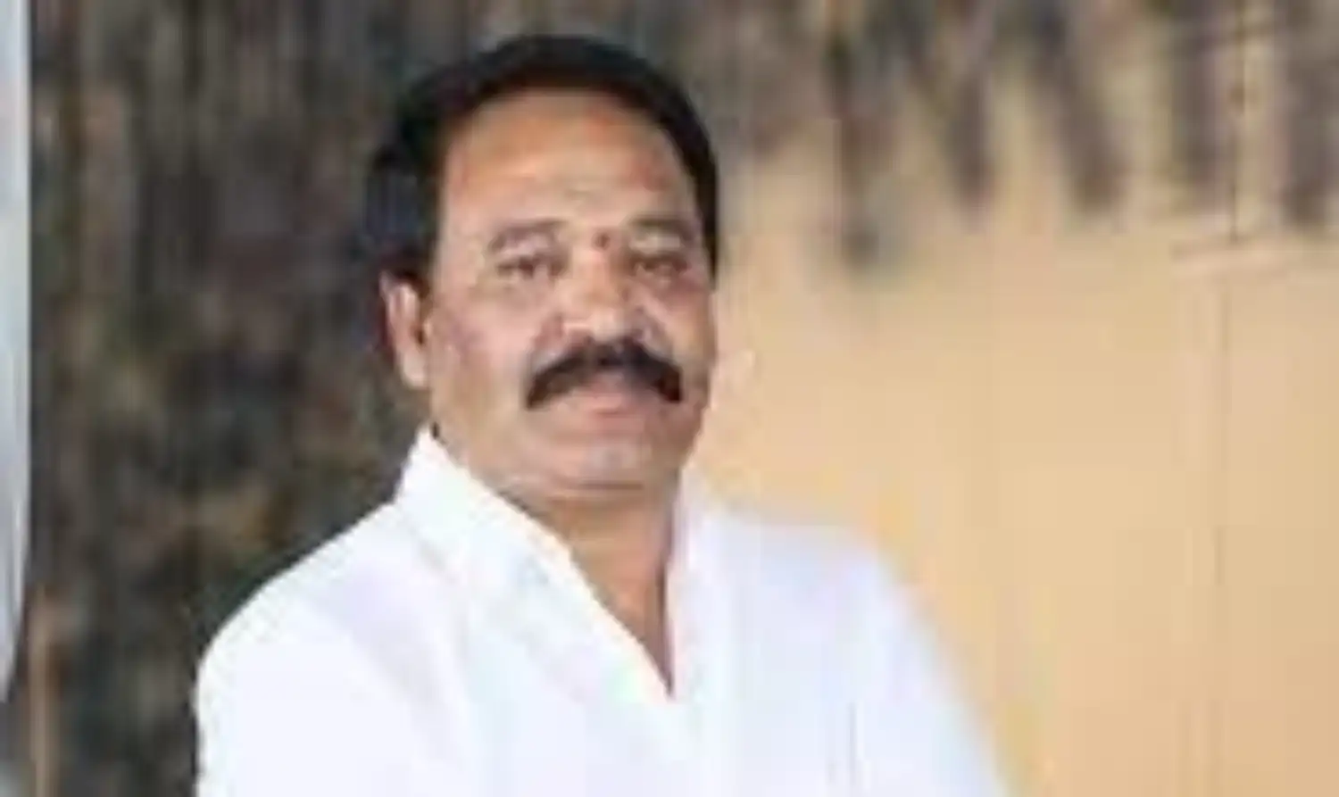 వైసీపీ ఎమ్మెల్యే గొర్లె కిరణ్కు చుక్కెదురు వైసీపీ ఎమ్మెల్యే గొర్లె కిరణ్కు చుక్కెదురు