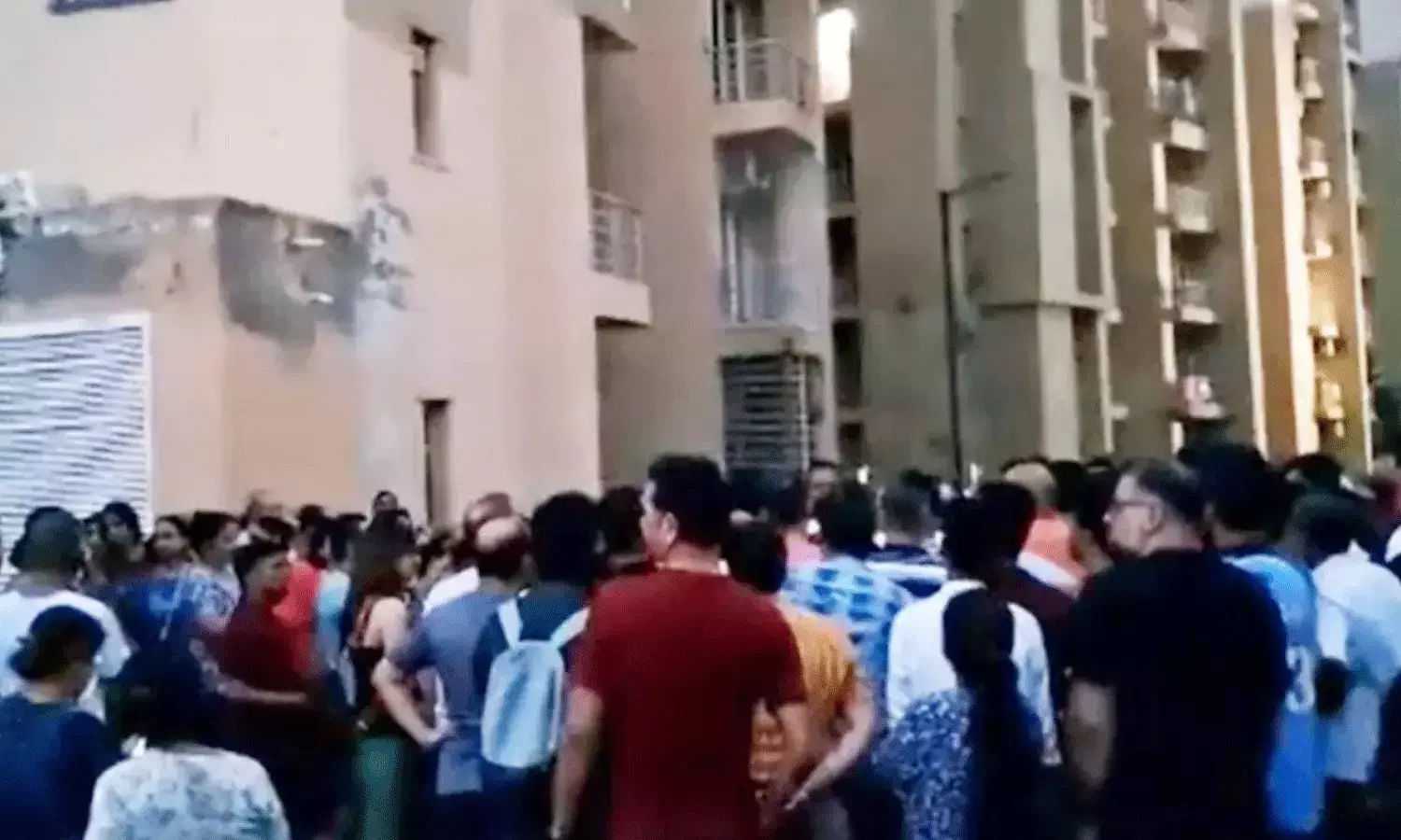 8 అంతస్థుల భవనం.. లిఫ్ట్ కేబుల్ తెగిపోవడంతో మహిళ మరణం..