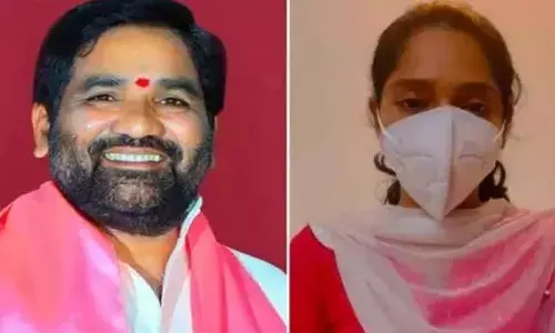 అంబేద్కర్ విగ్రహానికి పాలాభిషేకం