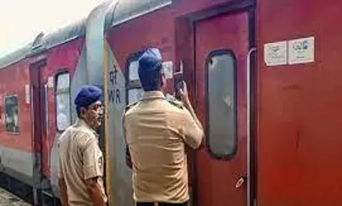 జైపూర్ రైల్వే కాల్పుల్లో మరణించిన వ్యక్తి కుటుంబానికి అండగా కేటీఆర్