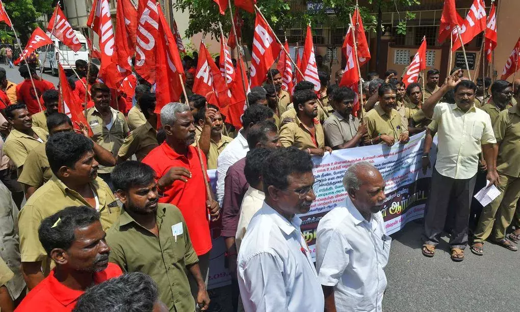 ఏఐటీయూసీ ఆధ్వర్యం అసెంబ్లీ ముట్టడికి యత్నం