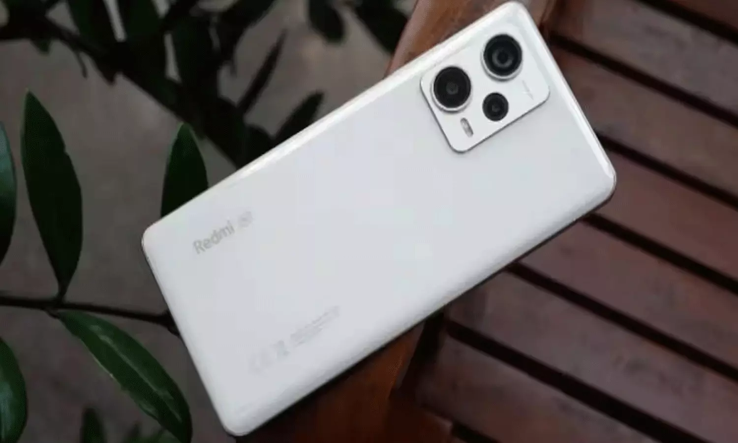 5G ఫోన్పై భారీ తగ్గింపు.. 3 వేల ఇయర్బడ్లు రూ.999కే.. 5G ఫోన్పై భారీ తగ్గింపు.. 3 వేల ఇయర్బడ్లు రూ.999కే..