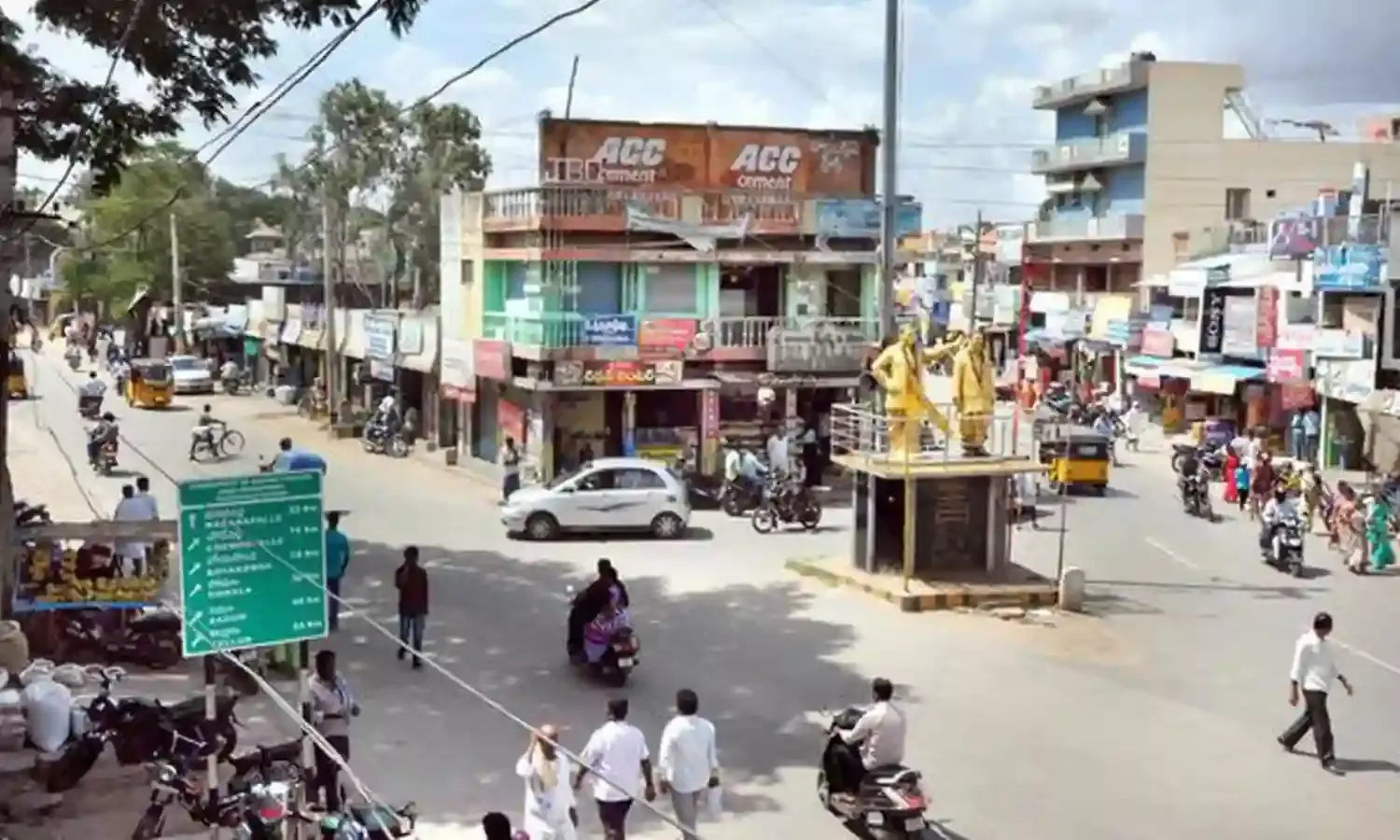 వైసీపీ పిలుపిచ్చినా చిత్తూరులో బంద్ ప్రభావం లేదు వైసీపీ పిలుపిచ్చినా చిత్తూరులో బంద్ ప్రభావం లేదు