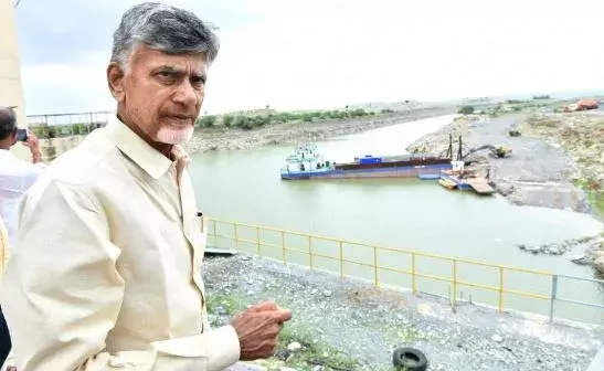 ఇరిగేషన్ ప్రాజెక్టుల్లో అవినీతి.. ప్రశ్నిస్తే దాడులా